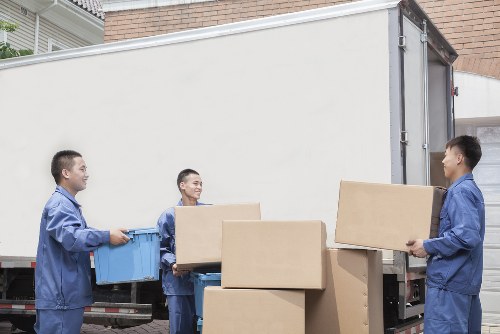 Gathering details for a moving service complaint